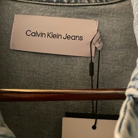 Brand new Calvin Klein Jean jacket size large this fits over sized - Picture 3 of 6